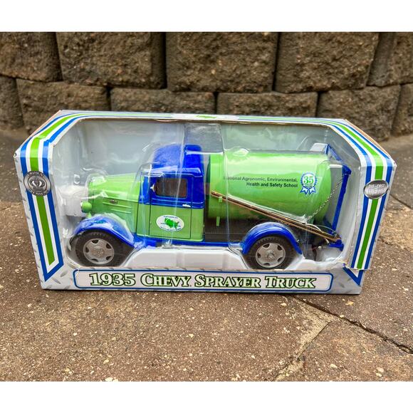 Asmark Crown Premiums 1935 Chevy Sprayer Truck die-cast model new in box - Picture 1 of 5
